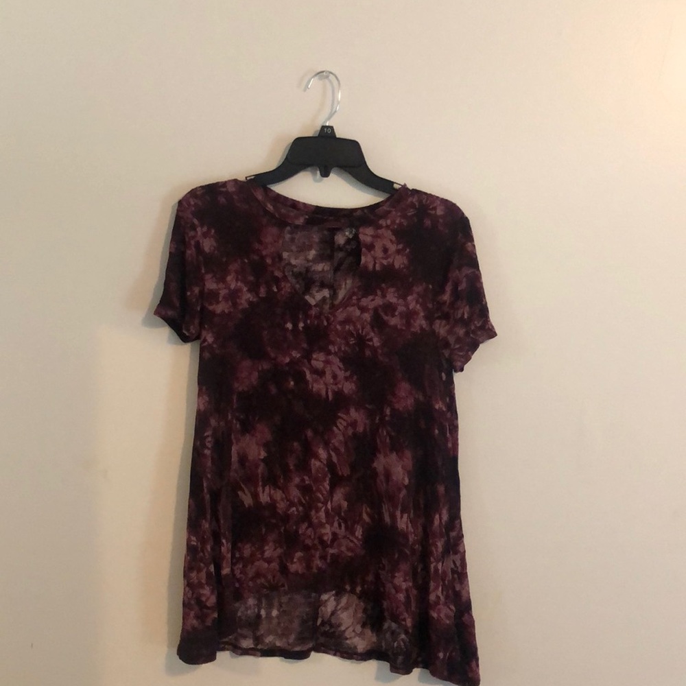 Maroon cut out short sleeved top